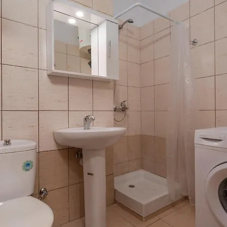 Kosmos Sevice Family Center 4a Apartman